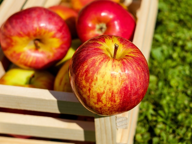 Viele rote Äpfel